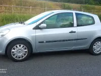 Usado Renault Clio II Dynamique 100 CV (73 kW) 2006 Gris / plata Berlina