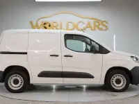 Usado Fiat Doblò 102 CV (75 kW) 2023 Blanco Monovolumen