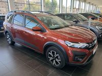 Używany Dacia Jogger Expression 110 KM (80 kW) 2024 Czerwony Minivan