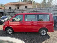 Usado VW Caravelle Trendline 114 CV (83 kW) 2014 Rojo Monovolumen