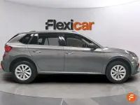 Usado Skoda Kamiq Selection 115 CV (84 kW) 2024 Gris / plata SUV
