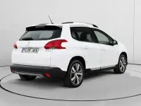 Usado Peugeot 2008 Allure 130 CV (95 kW) 2015 Blanco SUV