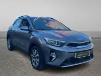 Usado Kia Stonic 84 CV (61 kW) 2023 Gris SUV