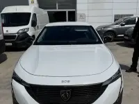 Usado Peugeot 308 Active 131 CV (96 kW) 2022 Blanco Berlina