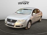 Usado VW Passat Highline 140 CV (102 kW) 2006 Gris Berlina