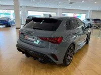 Usado Audi RS3 Sportback 400 CV (294 kW) 2025 Gris Utilitario