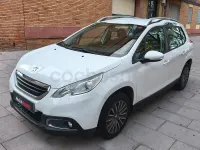 Usado Peugeot 2008 Allure 100 CV (73 kW) 2015 Blanco SUV