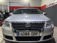 Usado VW Passat Sportline 140 CV (102 kW) 2005 Gris / plata Berlina