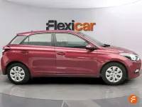 Usado Hyundai i20 100 CV (73 kW) 2017 Rojo Utilitario
