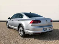 Usado VW Passat Executive 150 CV (110 kW) 2021 Plateado Berlina