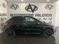 Usado Peugeot 206 75 CV (55 kW) 2003 Negro Berlina