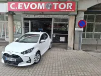 Usado Toyota Yaris 125 CV (91 kW) 2023 Blanco Utilitario
