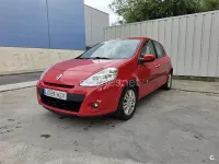Usado Renault Clio IV Expression 75 CV (55 kW) 2012 Rojo Berlina