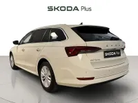 Usado Skoda Octavia Ambition 150 CV (110 kW) 2024 Blanco Familiar