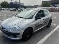 Usado Peugeot 206 75 CV (55 kW) 2004 Gris / plata Berlina