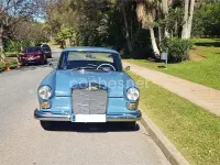 Usado Mercedes 200 75 CV (55 kW) 1985 Azul Familiar