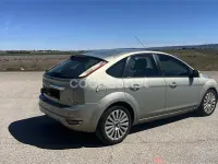 Usado Ford Focus Trend 109 CV (80 kW) 2009 Beige Berlina