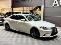 Usado Lexus IS300h Sport Line 223 CV (164 kW) 2016 Gris / plata Berlina