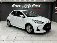 Usado Toyota Yaris Hybrid Active 116 CV (85 kW) 2024 Blanco Berlina