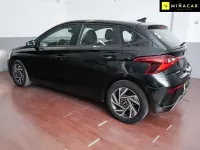 Usado Hyundai i20 101 CV (74 kW) 2024 Negro Utilitario