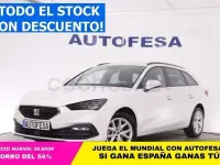 Usado Seat Leon Style 110 CV (80 kW) 2021 Blanco Familiar