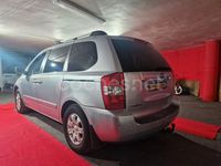 Usado Kia Carnival 185 CV (136 kW) 2007 Gris / plata Monovolumen