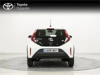 Käytetty Toyota Aygo Play 72 HP (52 kW) 2024 Valkoinen