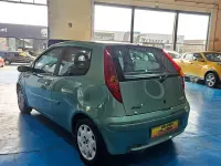 Usado Fiat Punto Active 60 CV (44 kW) 2002 Verde Utilitario