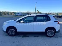 Usado Peugeot 2008 Active 110 CV (80 kW) 2016 Blanco SUV