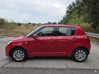 Usado Suzuki Swift GL 92 CV (67 kW) 2006 Rojo Utilitario