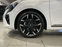 Nuevo Renault Clio V Techno 143 CV (105 kW) 2025 Blanco Berlina