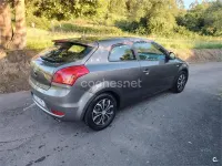 Usado Kia Ceed 105 CV (77 kW) 2011 Gris / plata Utilitario
