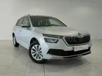 Usado Skoda Kamiq Selection 115 CV (84 kW) 2025 Gris / plata SUV