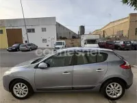 Usado Renault Mégane Dynamique 130 CV (95 kW) 2010 Gris / plata Berlina