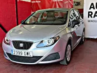 Usado Seat Ibiza Reference 90 CV (66 kW) 2010 Gris / plata Berlina