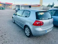 Usado VW Golf IV Highline 105 CV (77 kW) 2006 Gris / plata Berlina