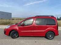 Usado Citroën Berlingo XTR 120 CV (88 kW) 2015 Rojo Monovolumen