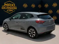 Usado Renault Clio V LIMITED 90 CV (66 kW) 2022 Gris / plata Berlina