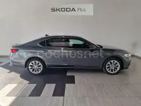 Usado Skoda Superb 150 CV (110 kW) 2024 Gris / plata Berlina