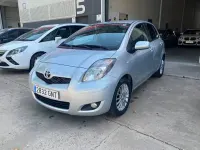 Usado Toyota Yaris Active 101 CV (74 kW) 2009 Gris / plata Utilitario