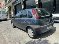 Usado Opel Corsa Comfort 75 CV (55 kW) 2001 Verde Utilitario