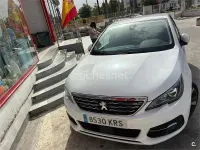Usado Peugeot 308 Allure 130 CV (95 kW) 2018 Blanco Berlina