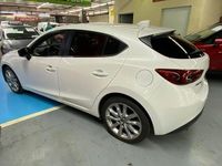 Usado Mazda 3 Luxury 120 CV (88 kW) 2015 Blanco Berlina
