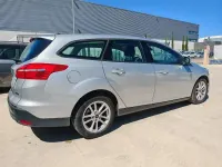 Usado Ford Focus Trend 125 CV (91 kW) 2017 Gris / plata Familiar