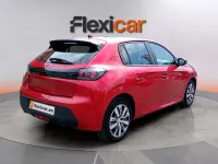 Usado Peugeot 208 Active 101 CV (74 kW) 2023 Rojo Utilitario