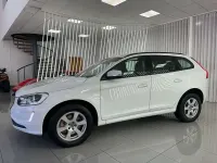 Käytetty Volvo XC60 Kinetic 150 HP (110 kW) 2016 Valkoinen Katumaasturi