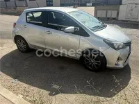 Usado Toyota Yaris Active 90 CV (66 kW) 2014 Gris / plata Utilitario