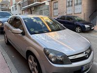 Usado Opel Astra GTC Sport 120 CV (88 kW) 2005 Gris / plata Berlina