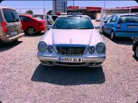 Usado Mercedes E220 Elegance 150 CV (110 kW) 2002 Blanco Berlina