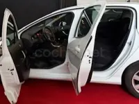 Usado Peugeot 308 Active 115 CV (84 kW) 2013 Blanco Berlina